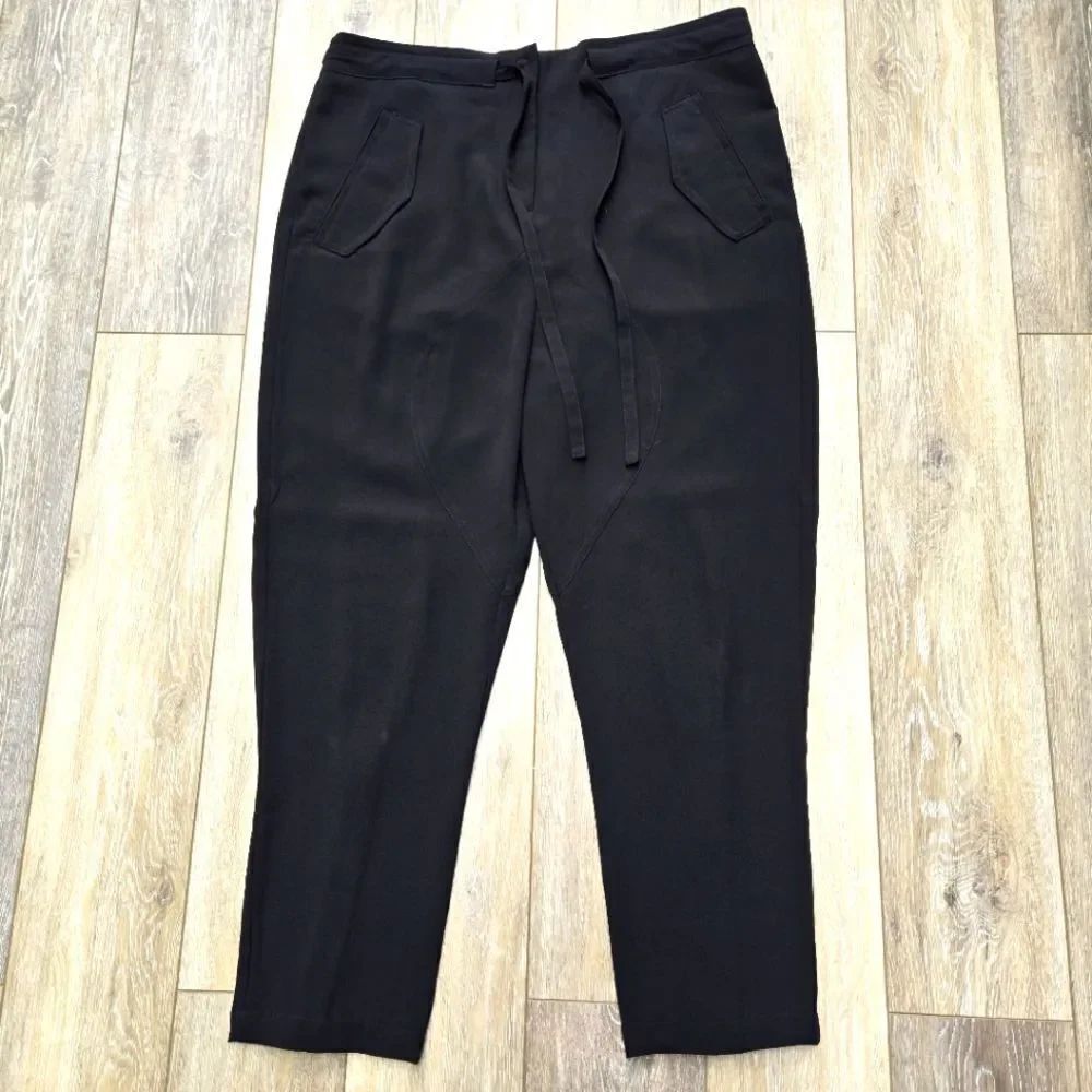 Sisley Tapered Leg Black Pants, High Waist Zipper